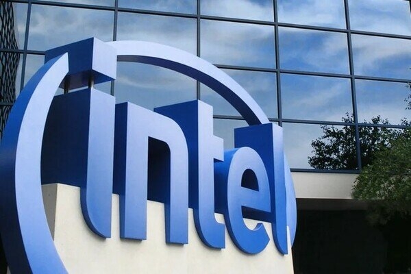 Intel приостановит деятельность в России